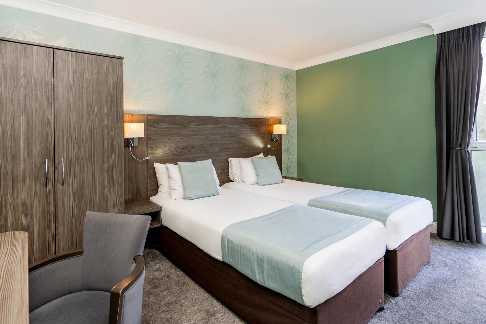 Bromley Court Hotel London Екстер'єр фото