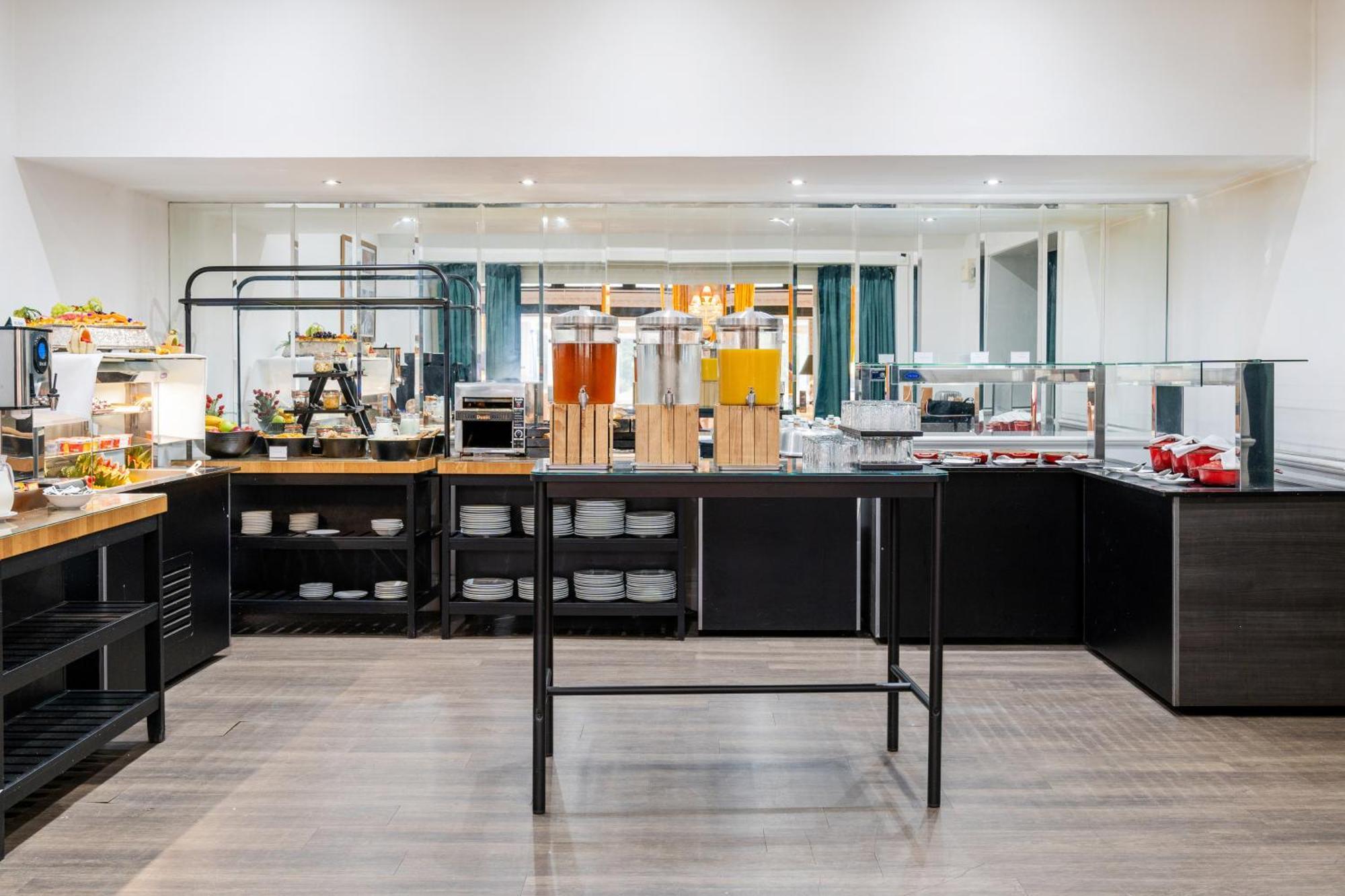Bromley Court Hotel London Екстер'єр фото