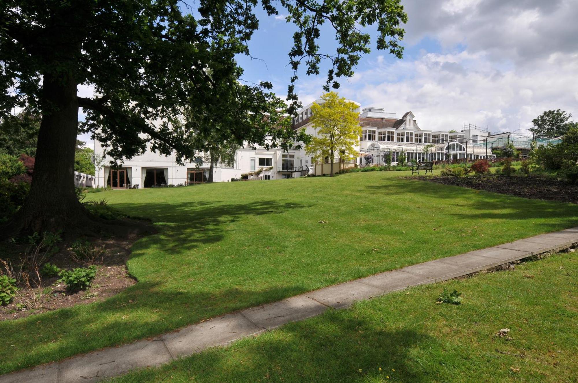 Bromley Court Hotel London Екстер'єр фото
