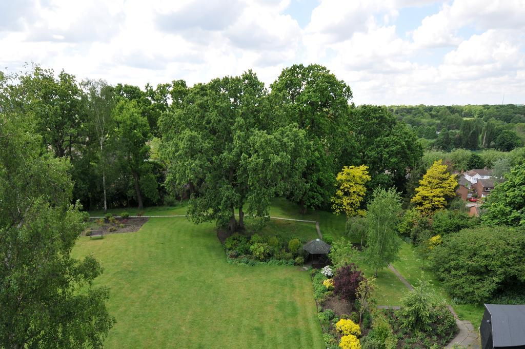 Bromley Court Hotel London Екстер'єр фото